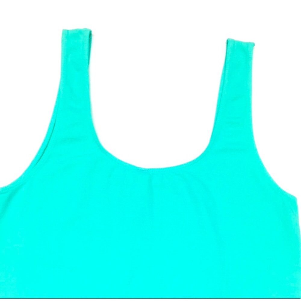 ❤️SOLD❤️🆕 Trendy Mint Green Stretchy Slimming Top - Picture 8 of 11